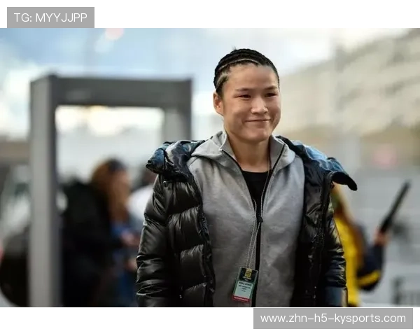 UFC爆头一击结束战斗——震撼瞬间彰显极致格斗魅力