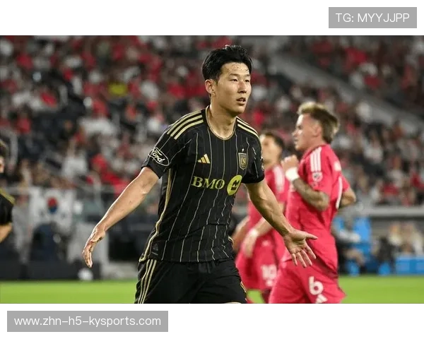 热刺凯恩禁区挑射破门，孙兴慜助攻功不可没：一次信任与默契的极致展示